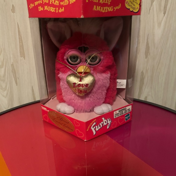 Tiger Electronics Other - Valentine's special limited edition, Furby!! Vintage collectors! 1999